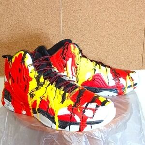 SLICK-BUD FASHION  SHOES ESPECIALLY DESIGN TO RESEMBLE YOUR FAVORITE TEAMS COLOR